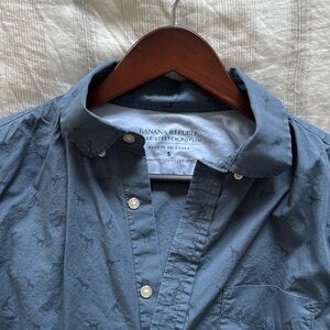 Banana republic Luxxe stretch Poplin shirt size small